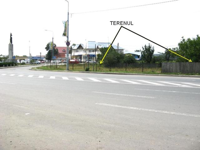 Pentru constructii mixte, Piata Adjud, Intersectie E85 cu DN 11A