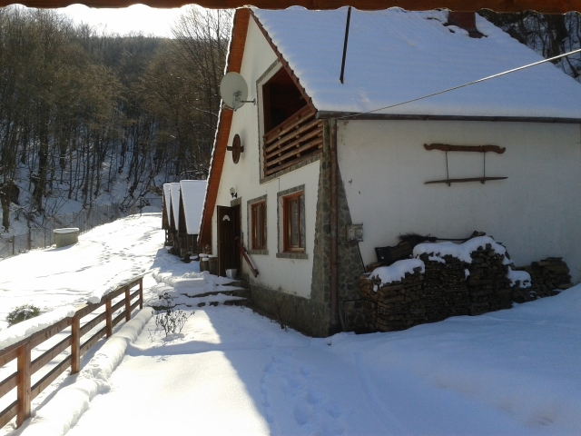 Cabane, valea ierii, valea ierii