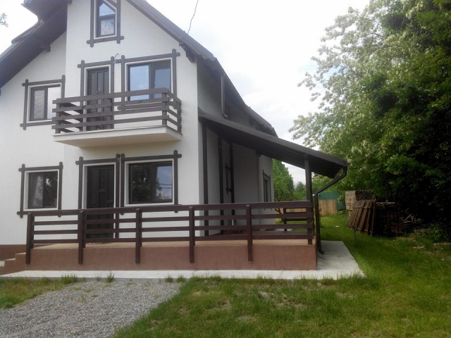 Case-Vile, Brebu Manastirei (nu Breaza,Cornu,Sinaia,Predeal), semicentral