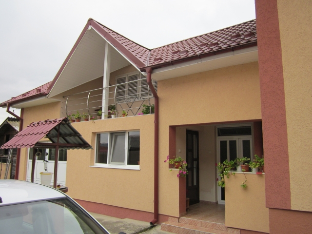 Case, Valea Stanii, A