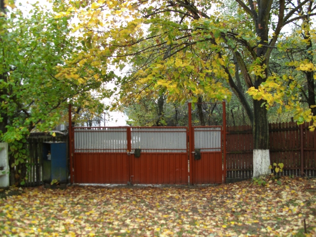 Case, Valea Mare, Gaesti