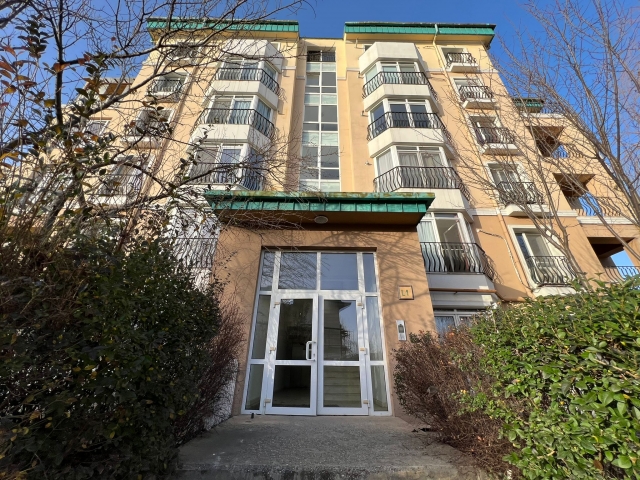 Apartament in blocuri, COSMOPOLIS, Cosmopolis