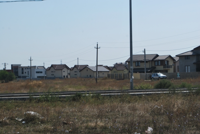 Vile, Rosu, Militari Residence