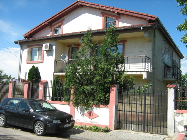 Vile, Orasul Chitila, Vila - 3 Apartamente