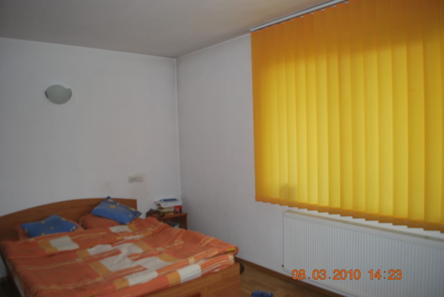Vile, Orasul Chitila, Vila - 3 Apartamente