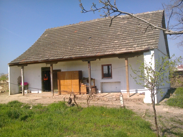 Case, Periam, Vatra Satului