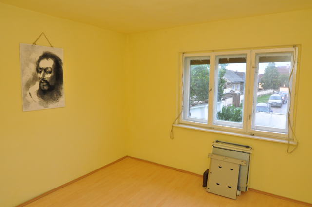 Case, Sacele, Centru