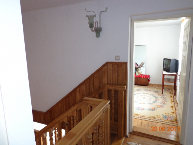 Case, Sat Ursei, Oras Moreni
