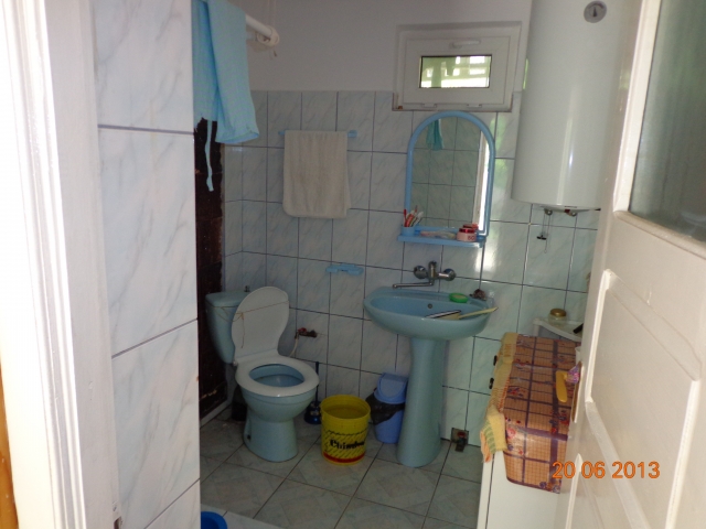 Case, Sat Ursei, Oras Moreni